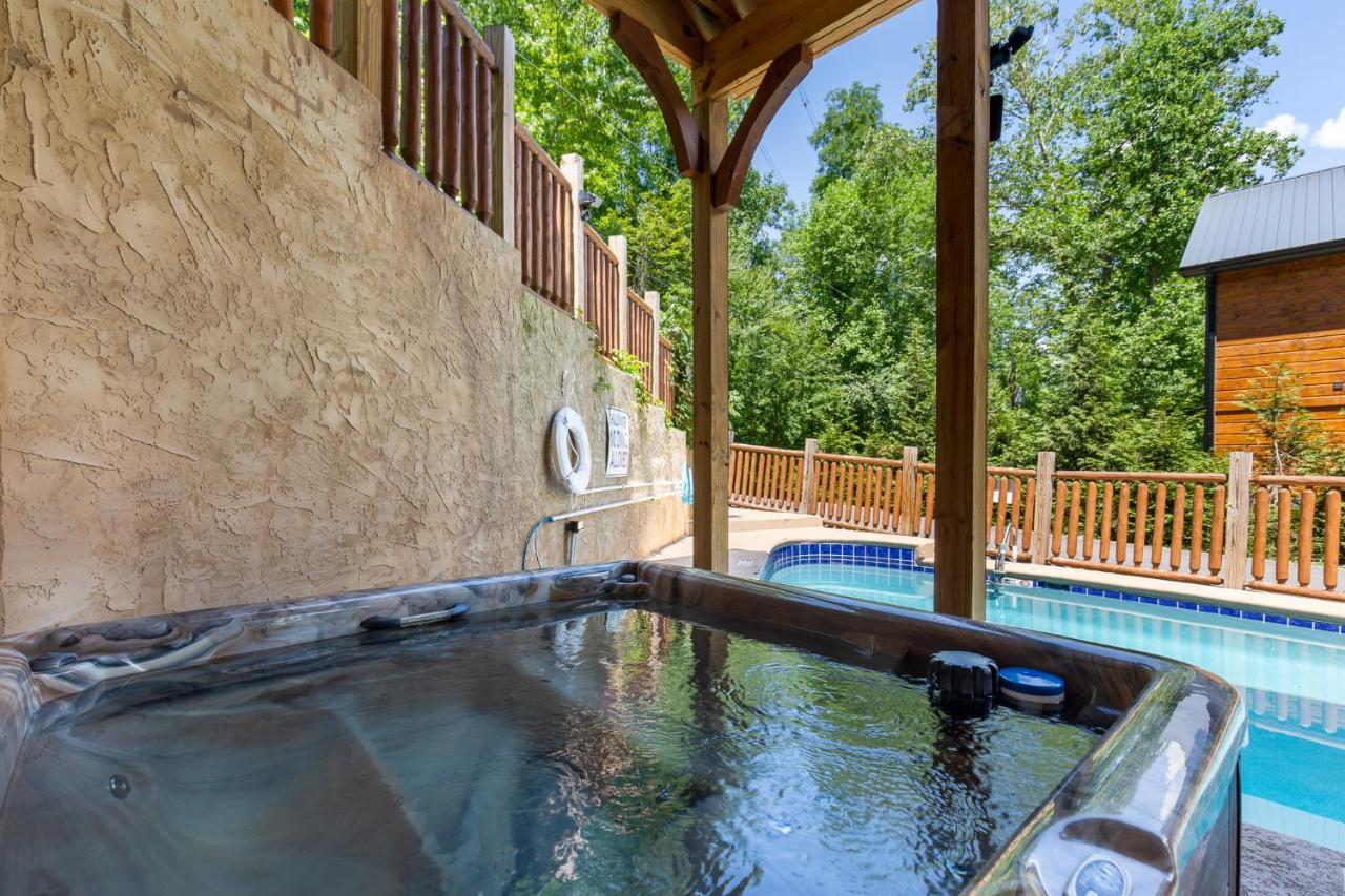 Smoky Mountain Splash Gatlinburg Exterior photo